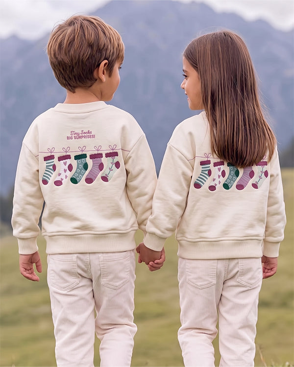 Mangos Branded Kids' "Layered in Love" Sweater Patches & Holiday Socks Graphic Sweatshirt – Off-White SP-55