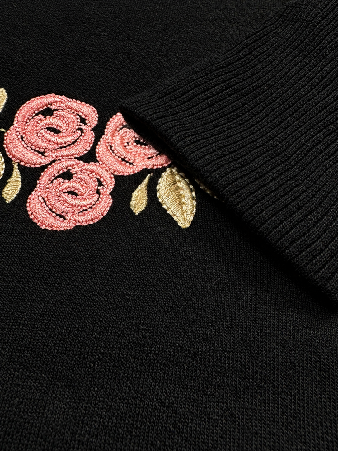 Branded Embroidered Floral Black Sweatshirt Sp-18